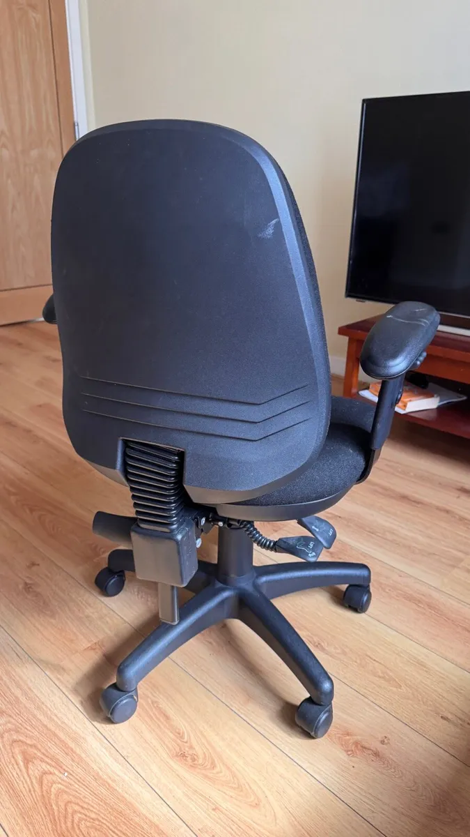 Vantage 100 office chair - Image 3