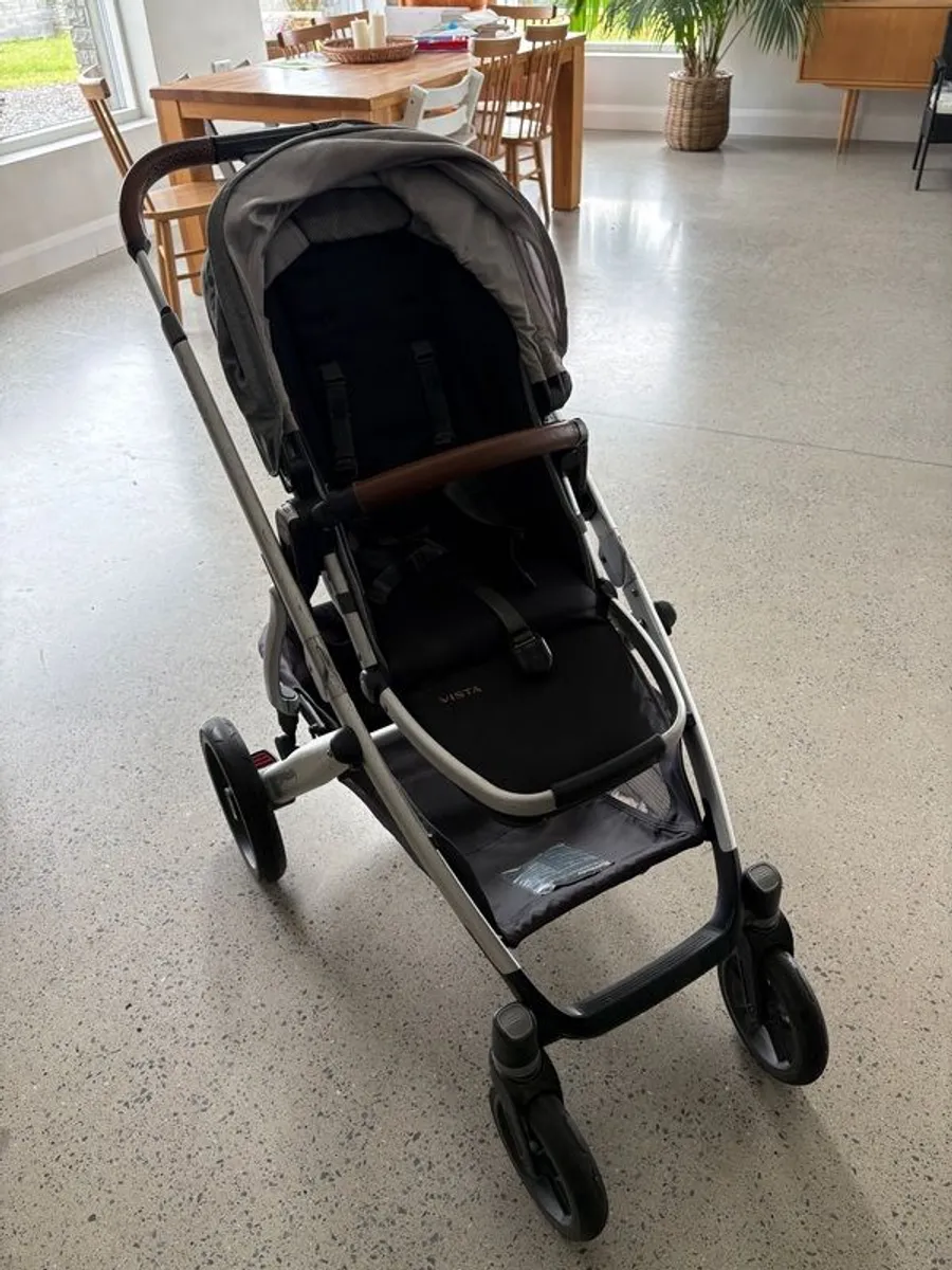 UPPAbaby Vista Complete Travel System - Image 1