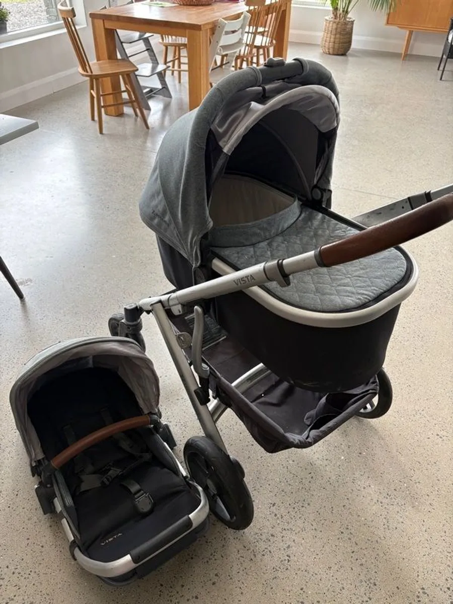 UPPAbaby Vista Complete Travel System - Image 3