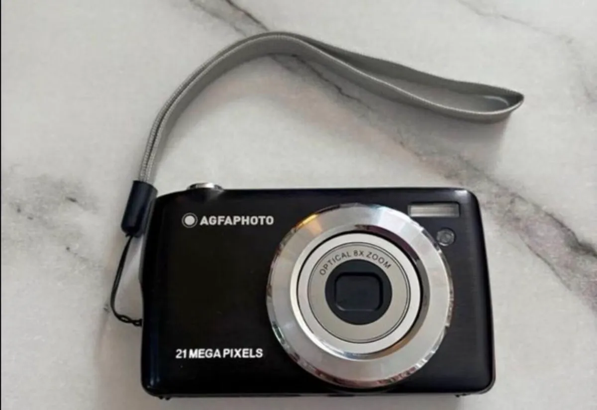 Digital camera New price €140 - Image 4