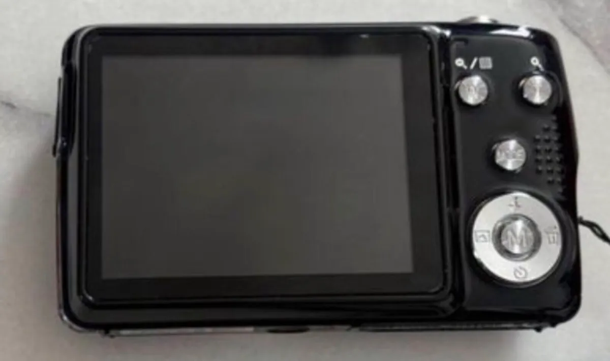 Digital camera New price €140 - Image 2