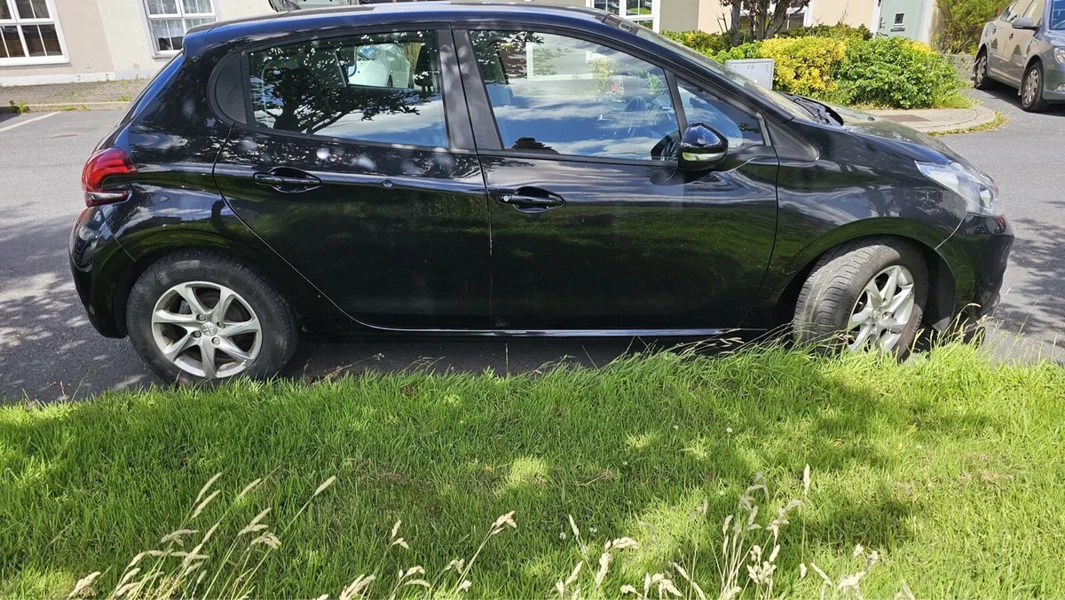 2017 Peugeot 208 1.2 Petrol - Image 3