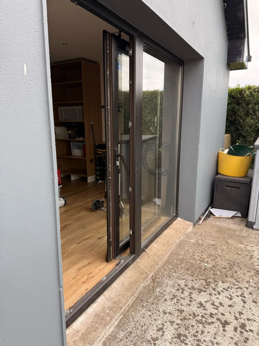 Sliding Door - Image 1