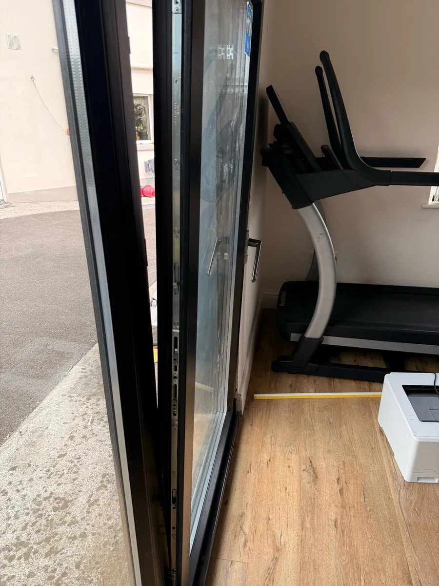 Sliding Door - Image 3
