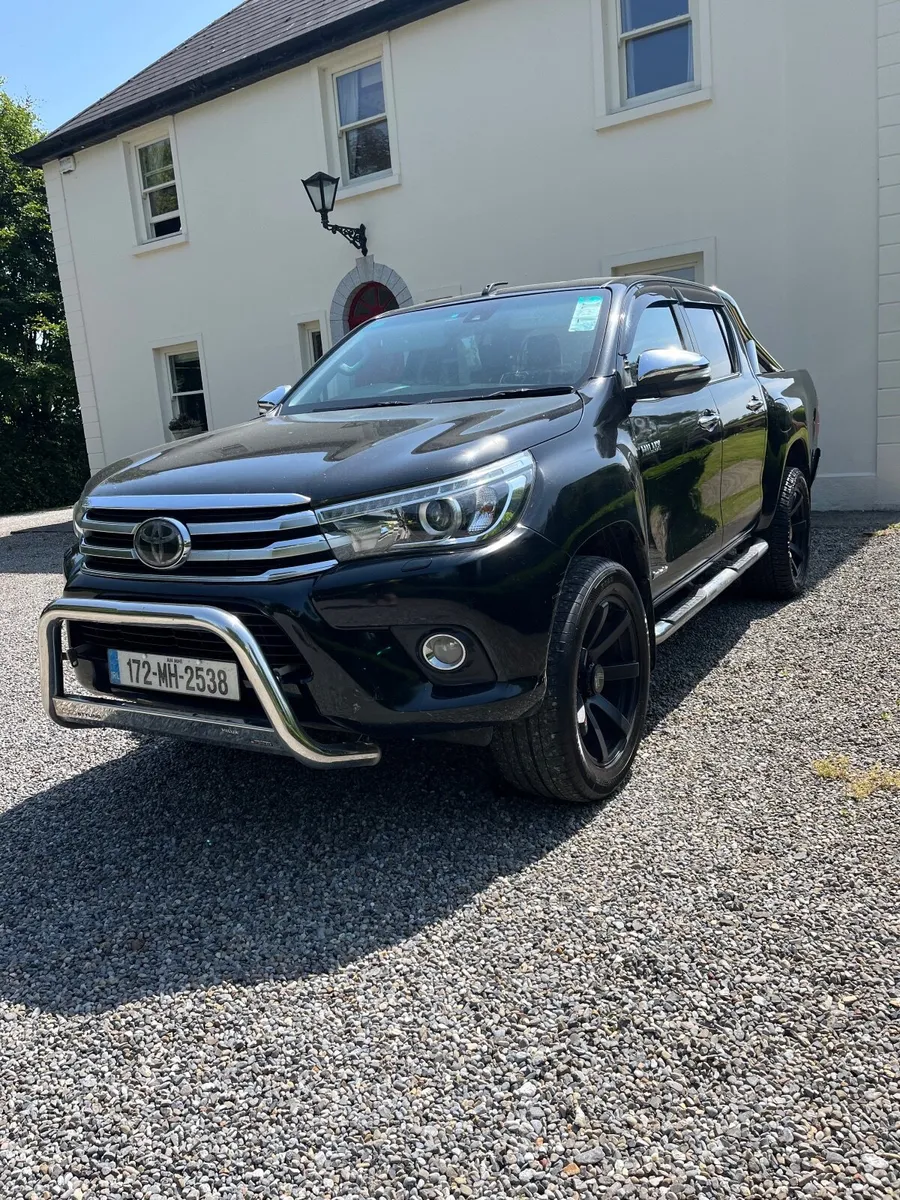 Toyota Hilux Invincible 2017 - Image 1