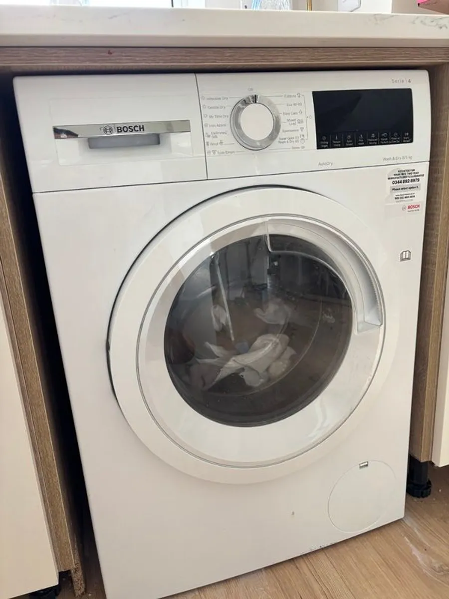 BOSCH washer dryer serie 4 - Image 1