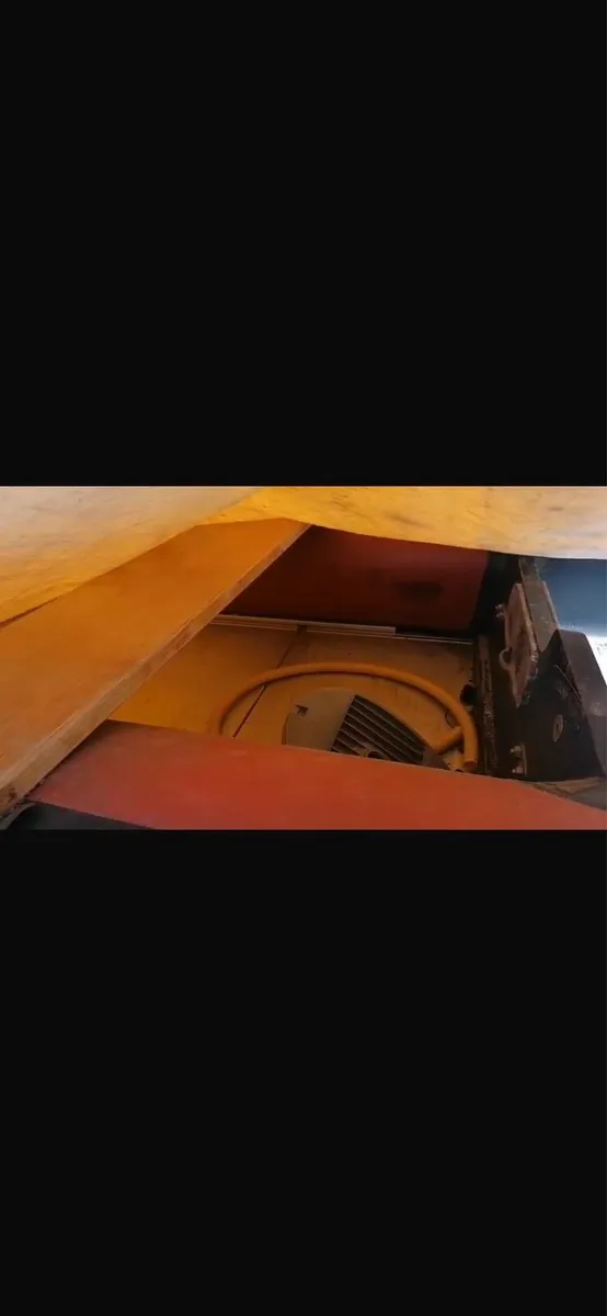 Small Boat - Image 2