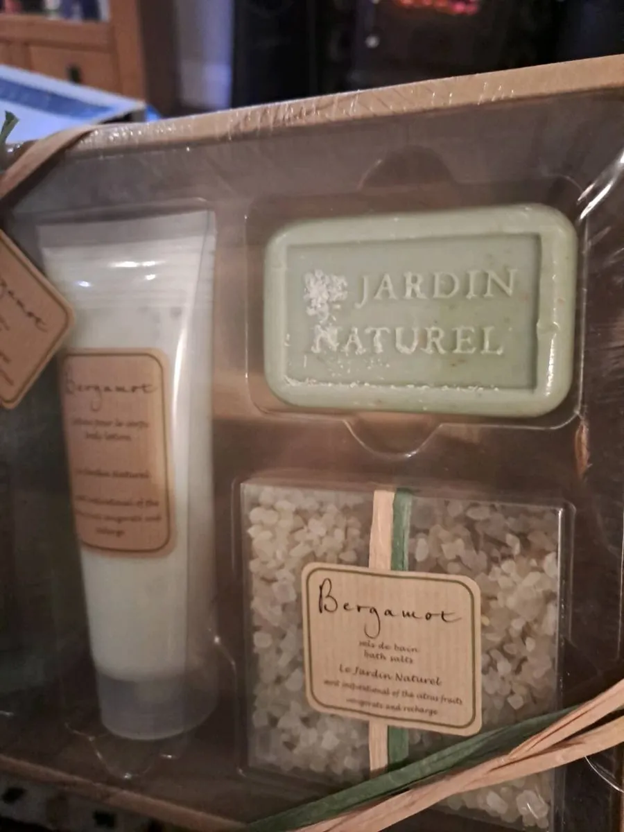 Le Jardin Naturel Bergamot Bath Body Gift Set - Image 3