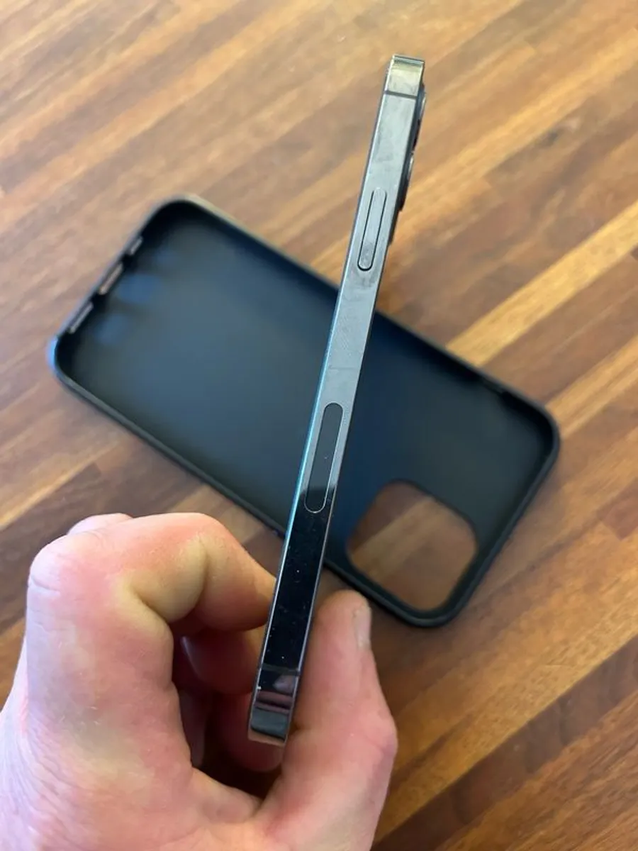 iPhone 12 Pro - Image 3