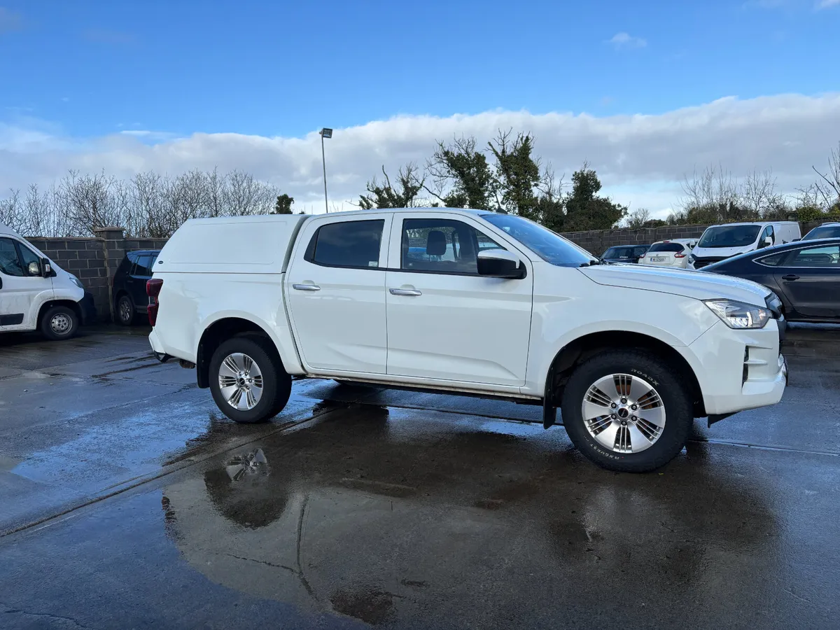 Absolutely Stunning Isuzu D-Max Crew Cab - Image 4