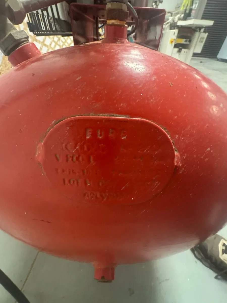200L 3HP Air Compressor – 230V. Great condition - Image 4
