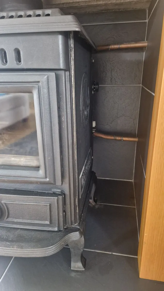 Olymberyl Stove with back boiler - Image 3