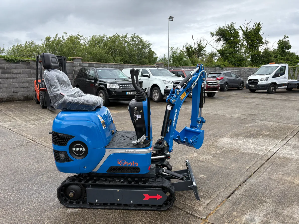 Kubota Powered Rippa R06 Micro digger - Image 4
