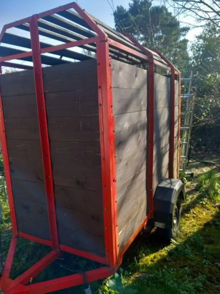 Trailer - Image 1