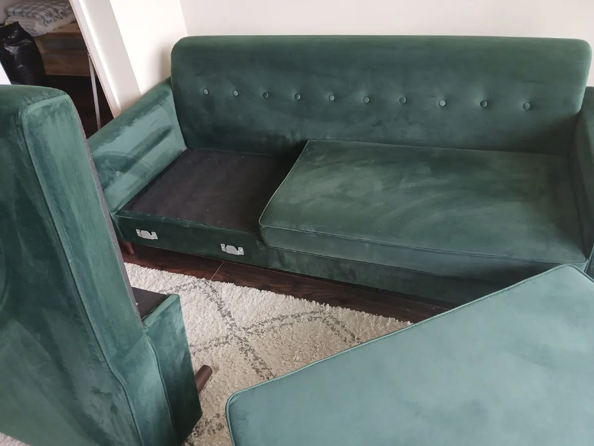 Green corner velvet couch with footrest - Image 3