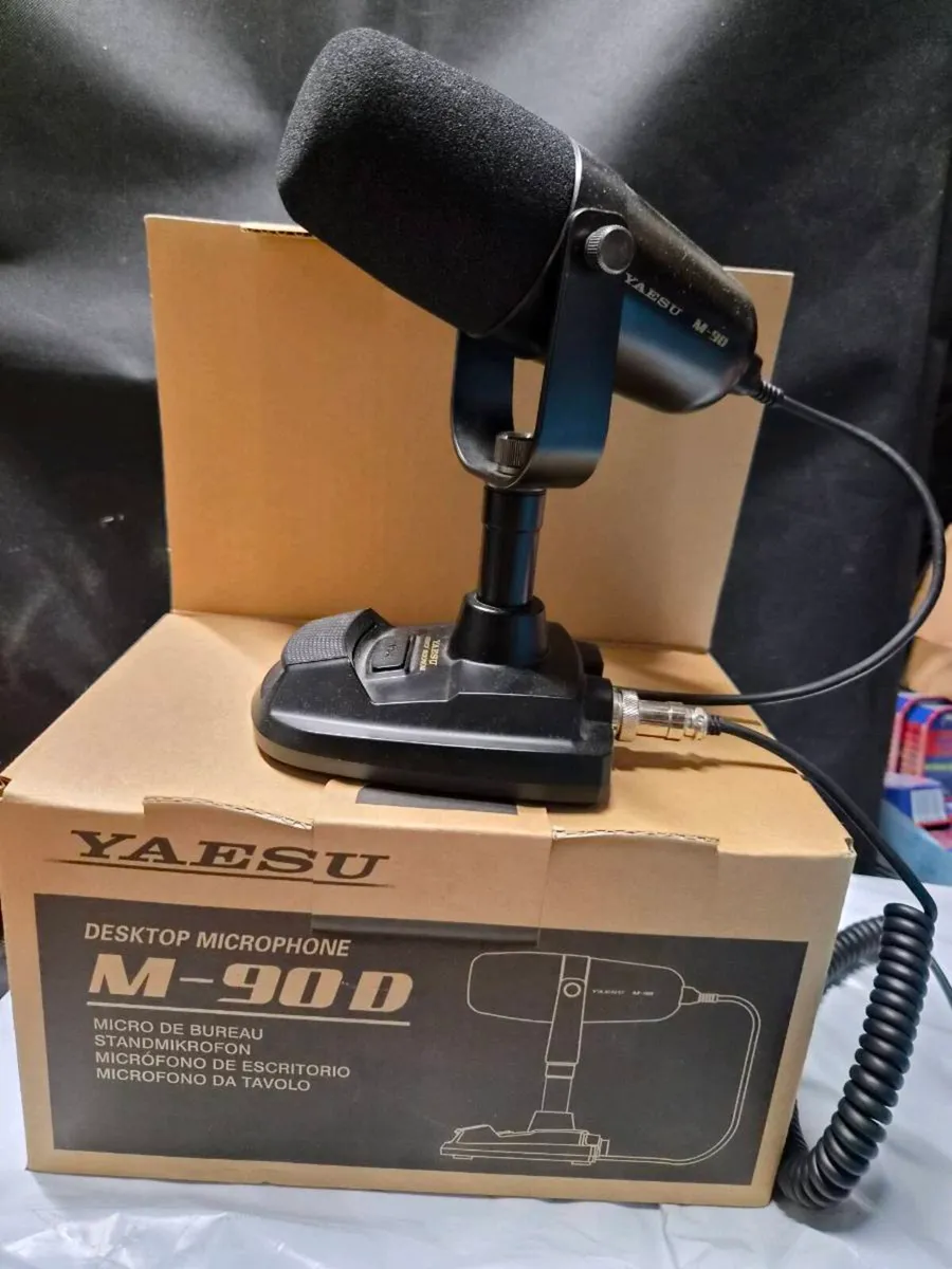Yaesu M-90D Desktop Microphone