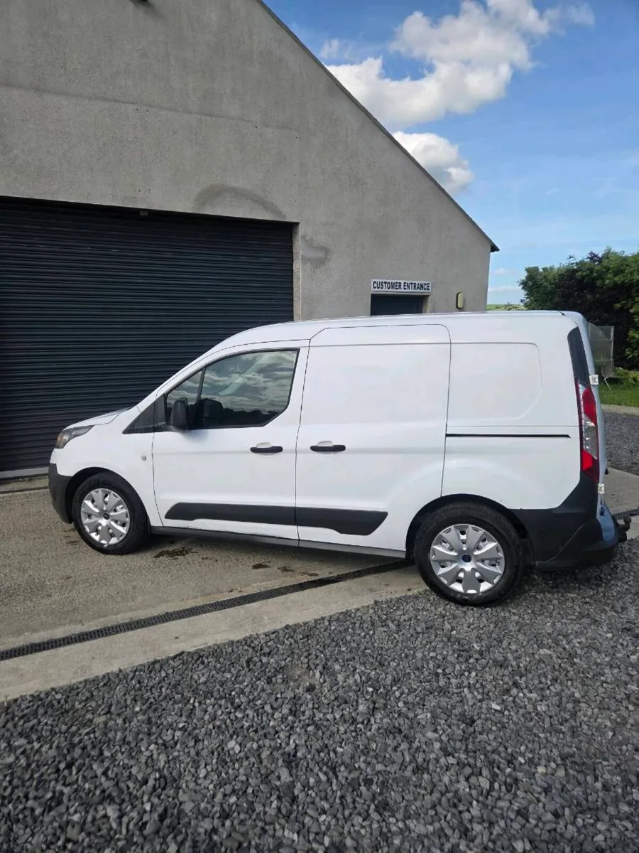 Ford Transit Connect - Image 4