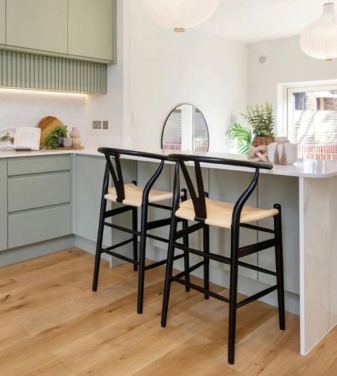Kitchen breakfast bar chairs - Image 1