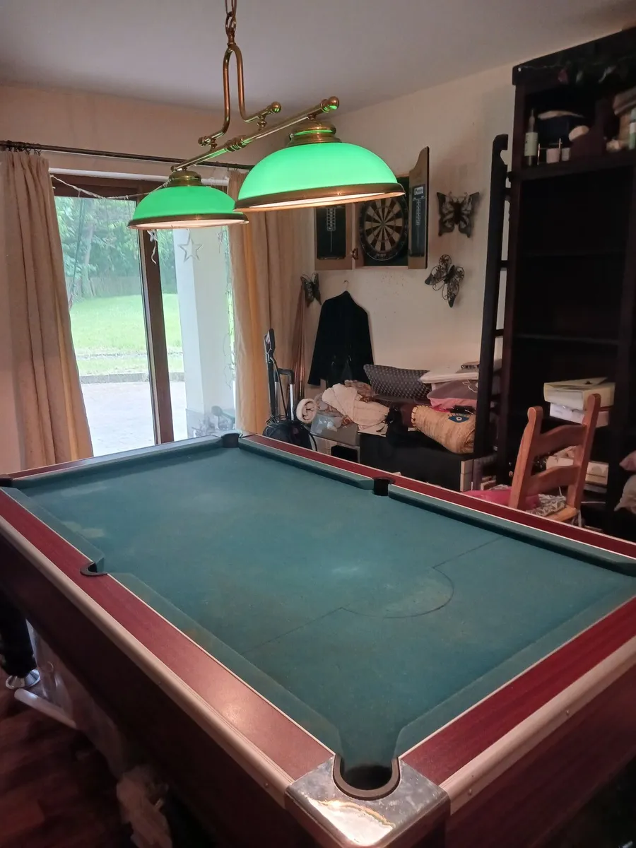 Pool table - Image 1