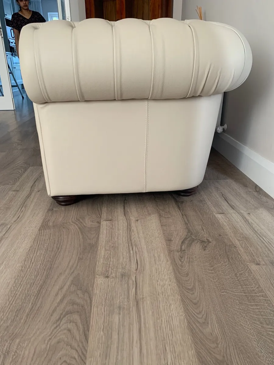 Chesterfield Italian leather 2 seater sofas - Image 4