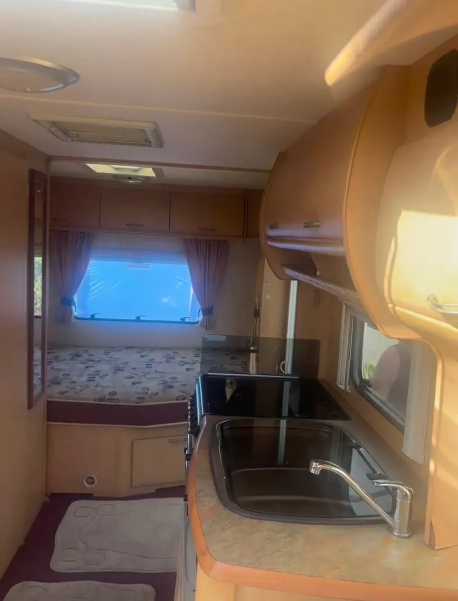 Caravan + Awning - Image 3
