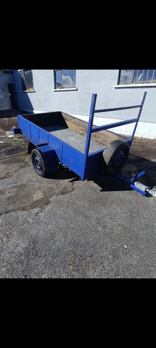 Trailer - Image 1