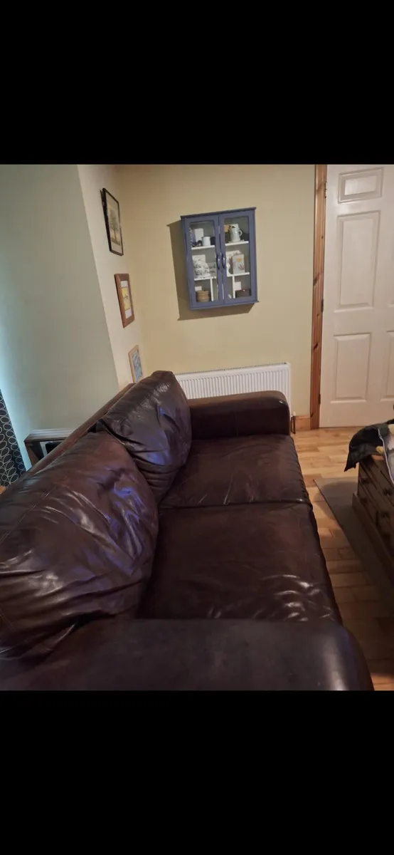 🛋️ One-of-a-Kind Luxury Leather Suite - Image 1