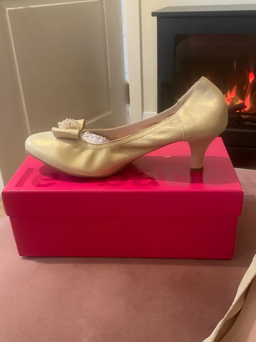 Shoes - Image 3
