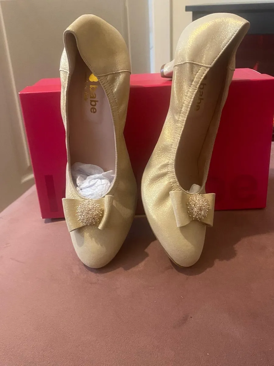 Shoes - Image 4