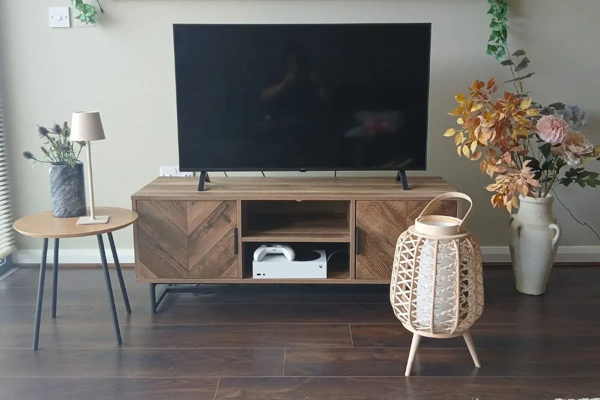 LG 43" TV and stand - Image 4