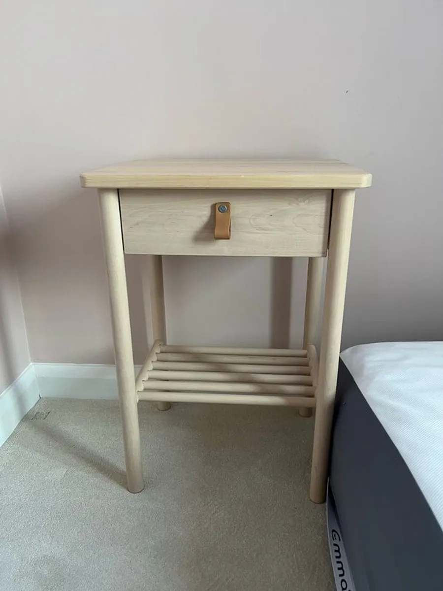 Bedside lockers (2) - Image 1
