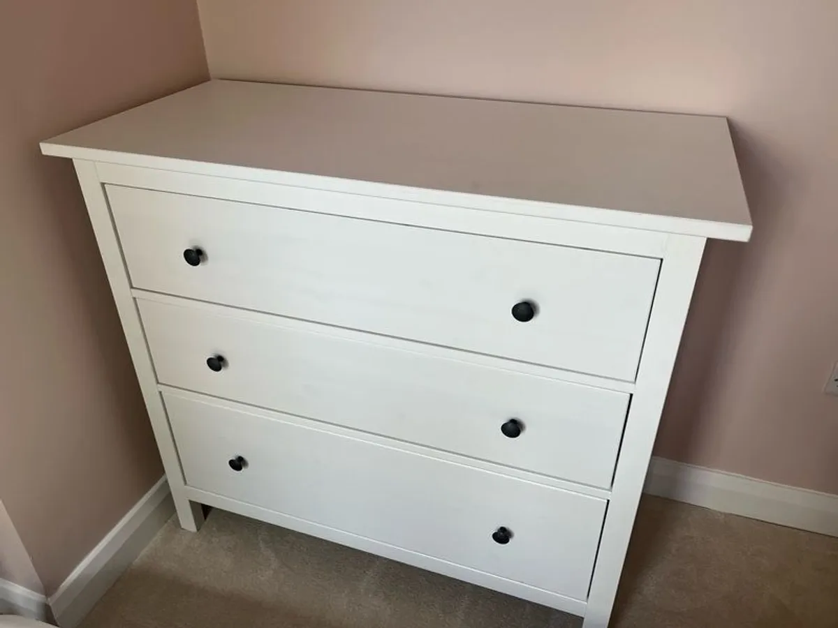 chest of drawers - Image 1