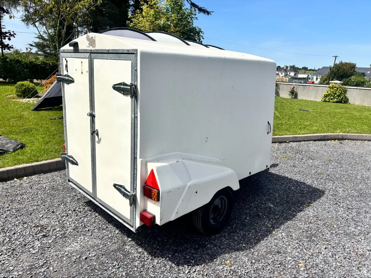 Kampa Texel 6 Pole Tent & Trailer - Image 3