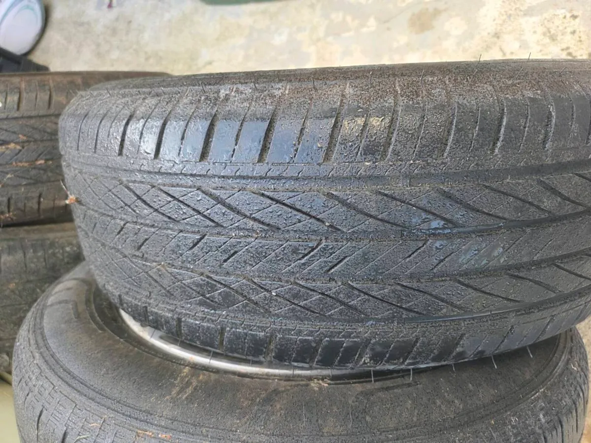 18 inch original audi alloys - Image 1