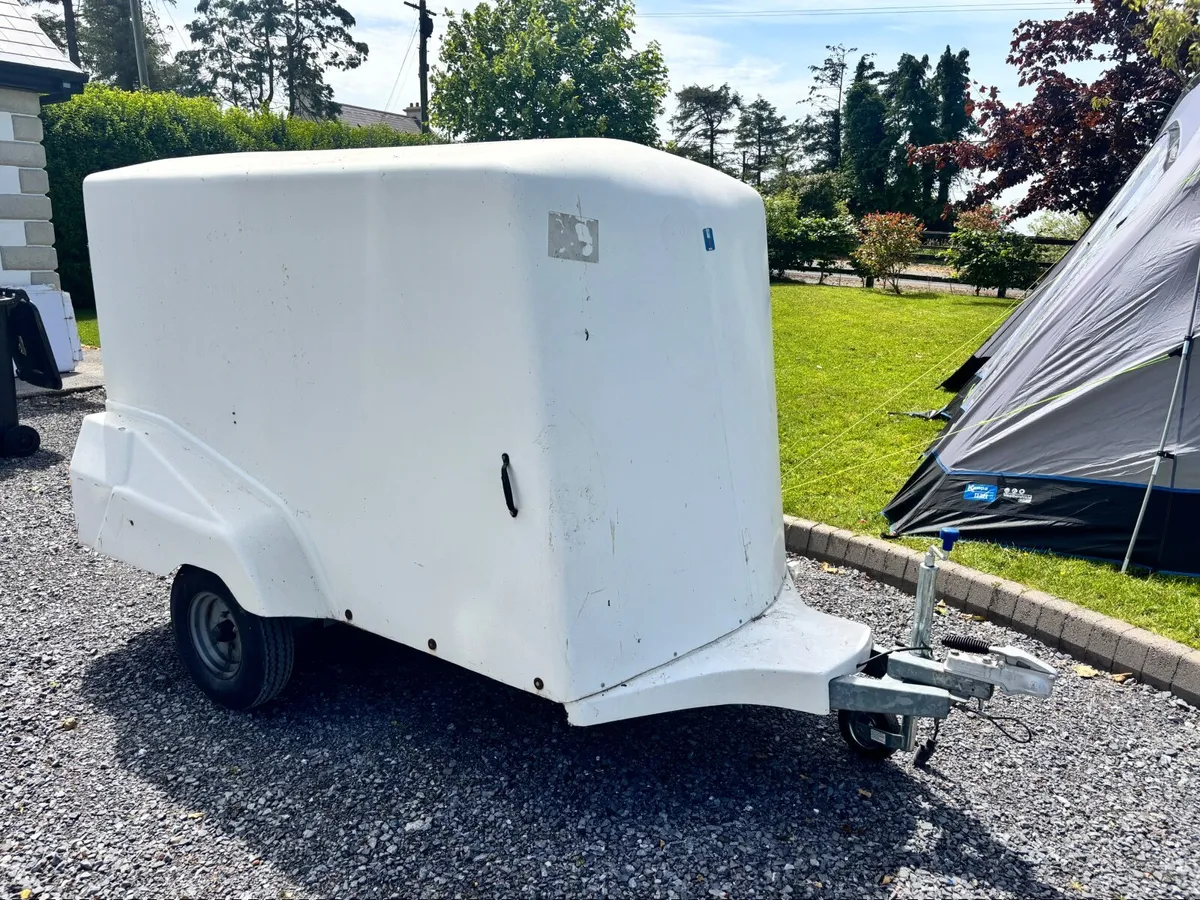 Kampa Texel 6 Pole Tent & Trailer - Image 4