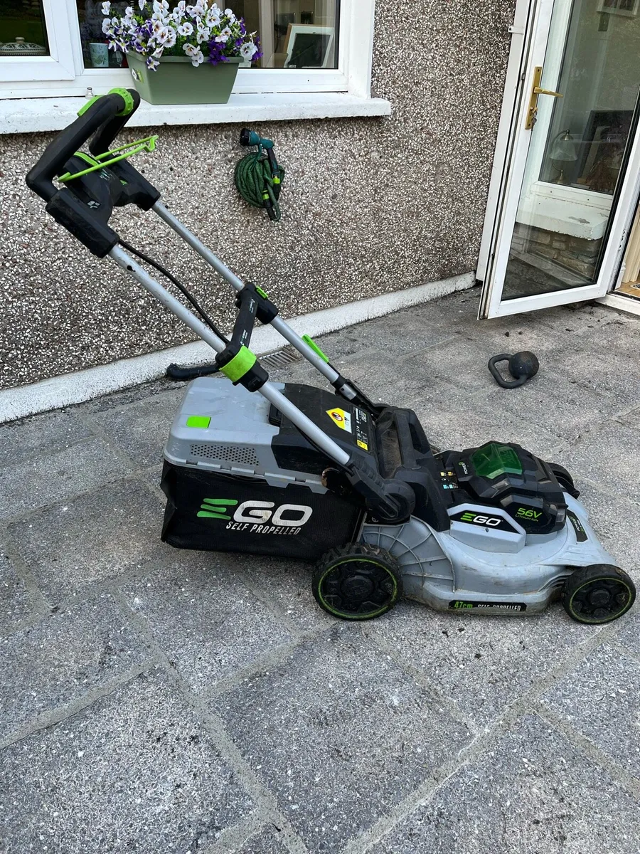 EGO Lithium Powered Battery  Lawnmower 47cm Cut. - Image 3