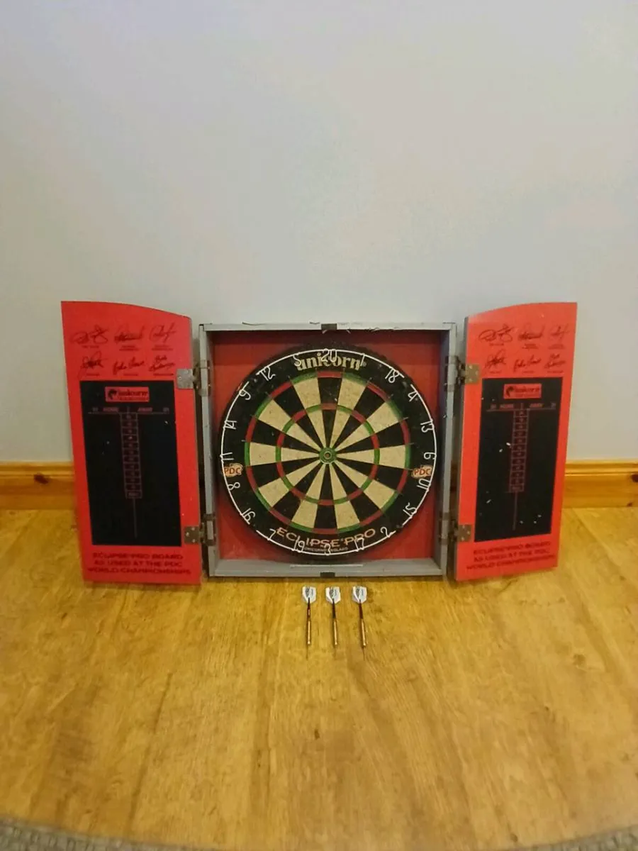 Dart board - Image 1