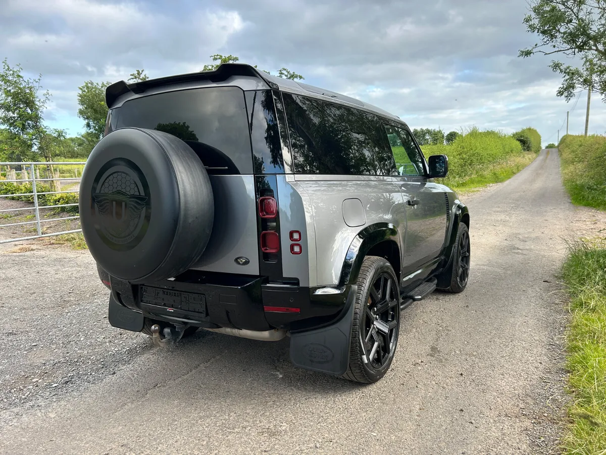 2021/211 Land Rover Defender Hard Top Urban Styled - Image 3