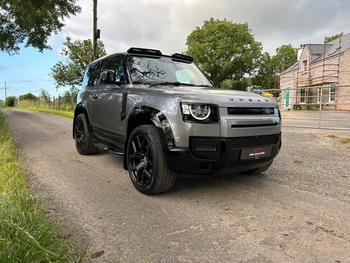 2021/211 Land Rover Defender Hard Top Urban Styled - Image 4