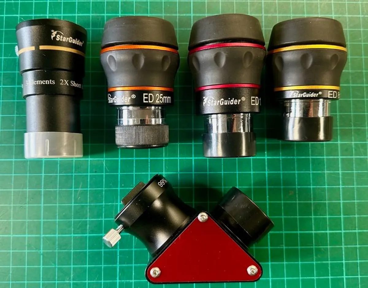 BST StarGuider 1.25" Eyepieces, Barlow, Diagonal - Image 1