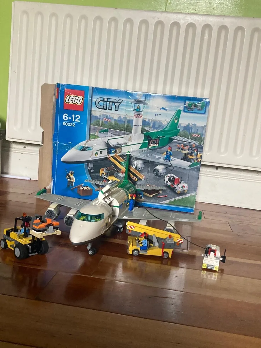 Lego Plane Set - 60022 - Image 3