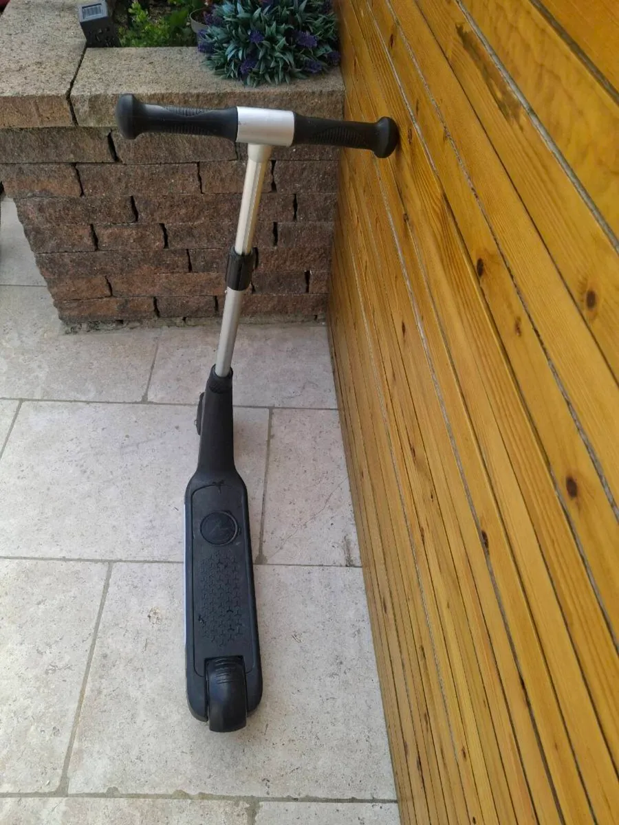 Zinc kids electric scooter - Image 3