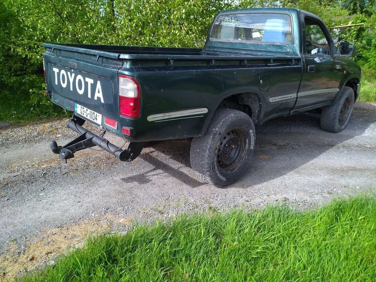 Toyota Hilux 2003 - Image 4
