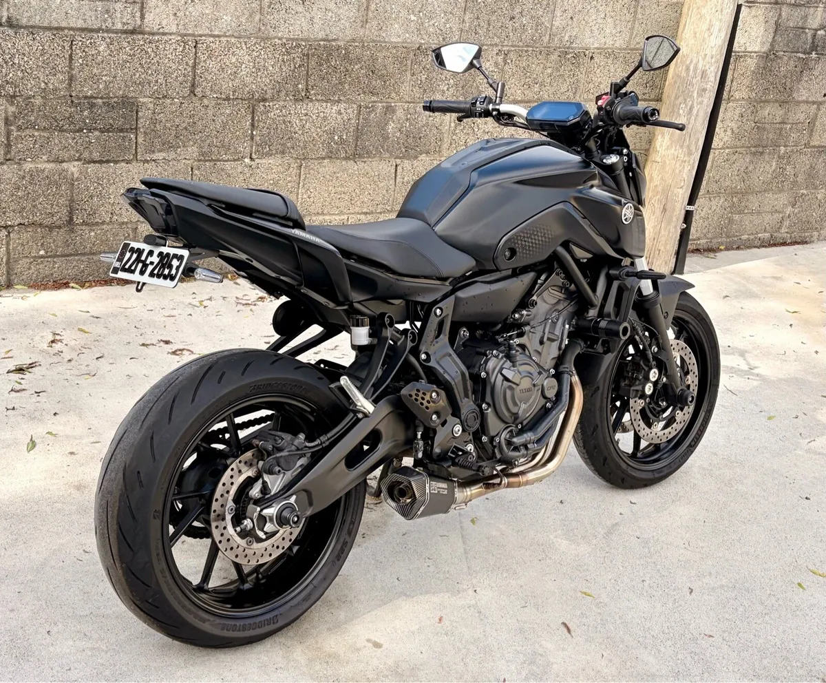 Yamaha MT07 Black Edition - Image 3