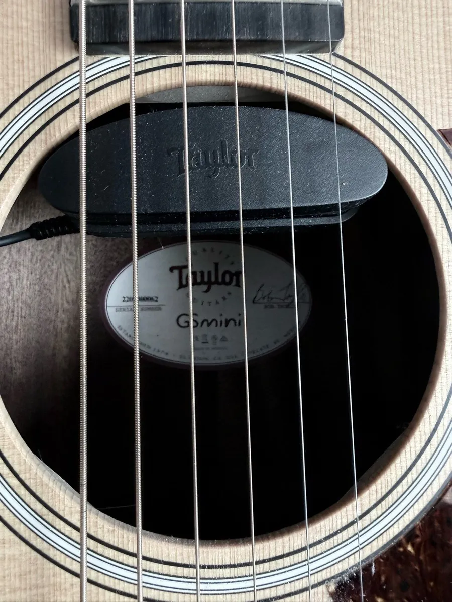Acoustics guitar - Image 2