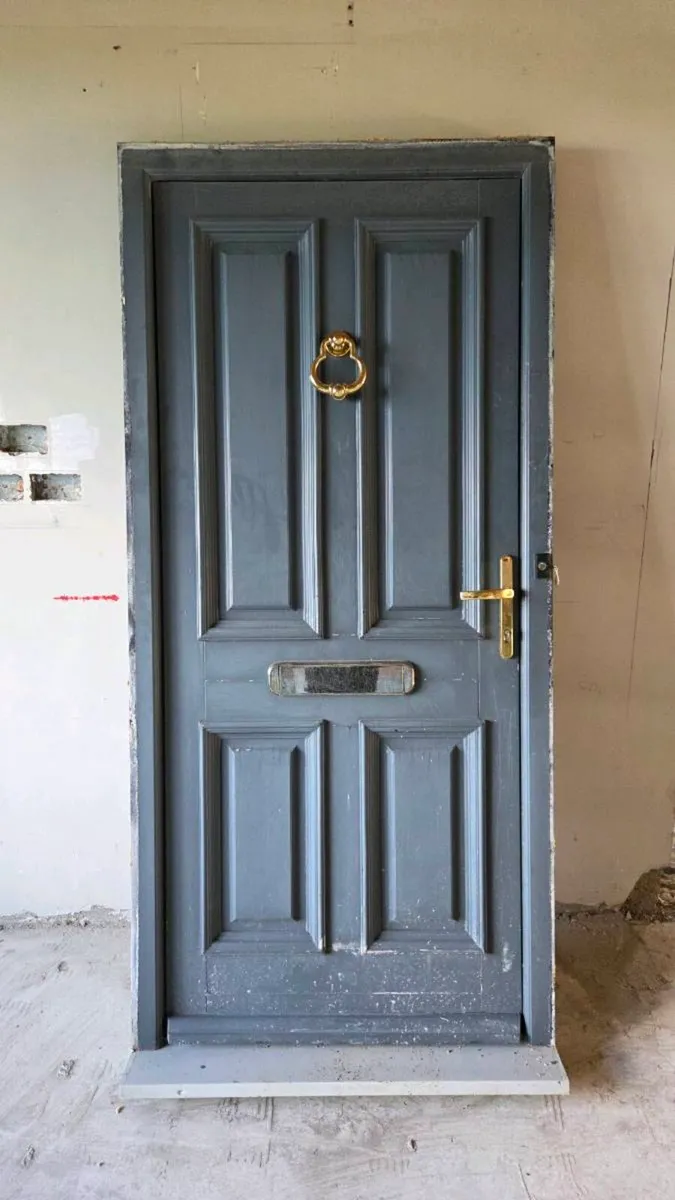 Front door - Image 1