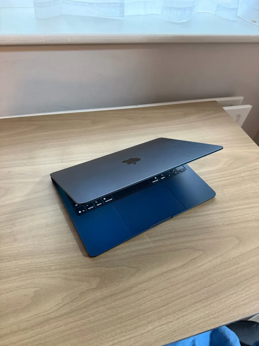 MacBook Air 13 Inch 2026 - Image 2