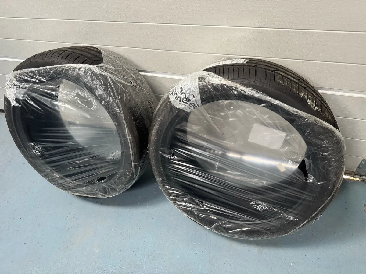 2 x New Hankook tyres 285 40 R22 110Y XL - Image 1