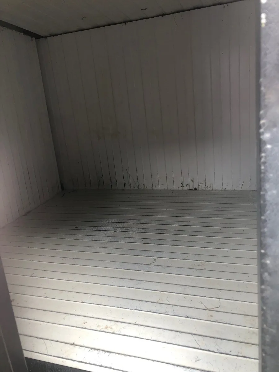 Dog house and cage - Image 3