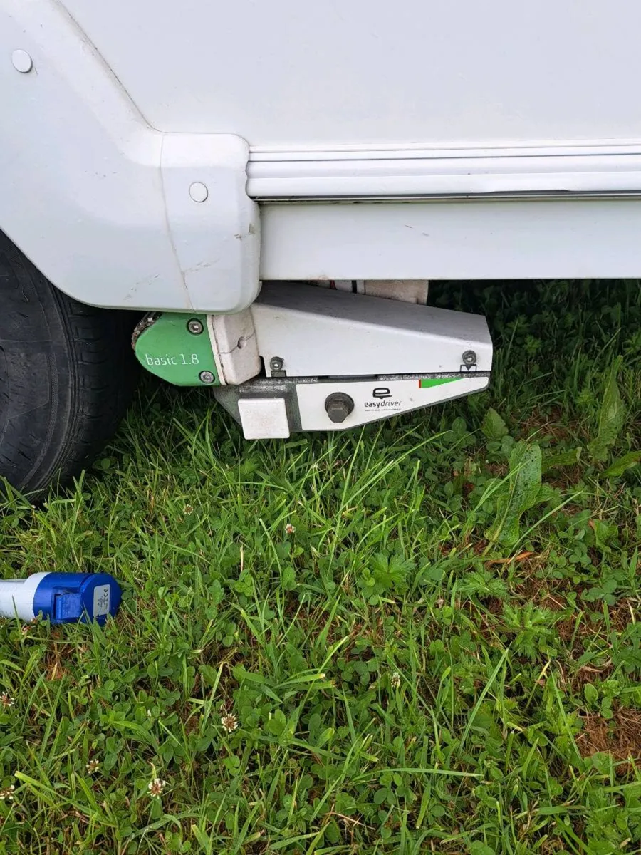 Caravan - Image 4